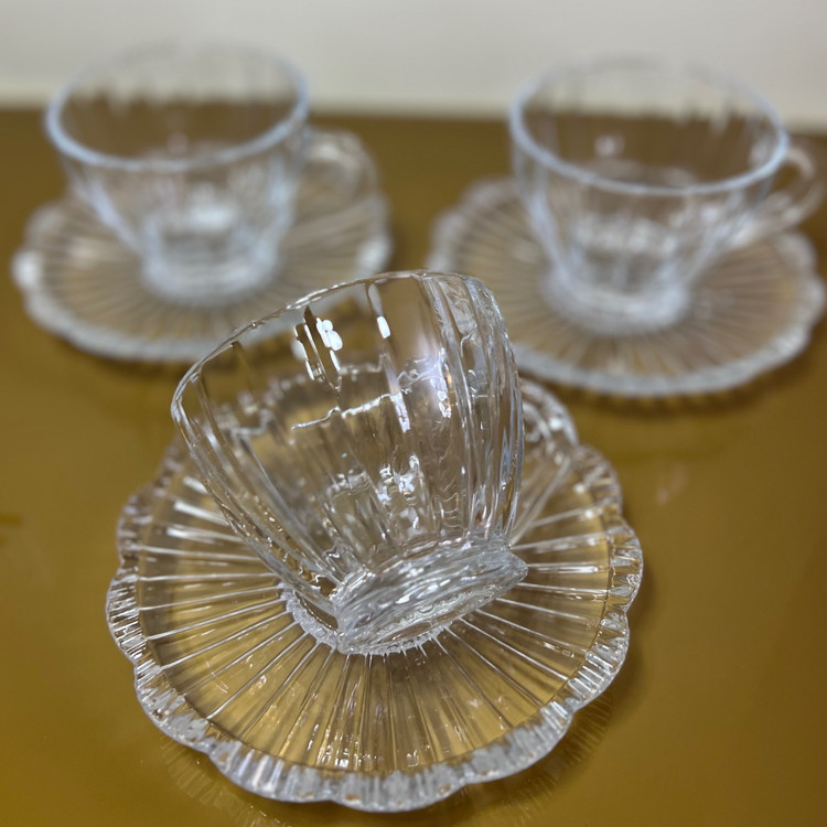فنجان نعلبکی شیاردار بلور دلی گلس( deli glass) دست ۶ تایی